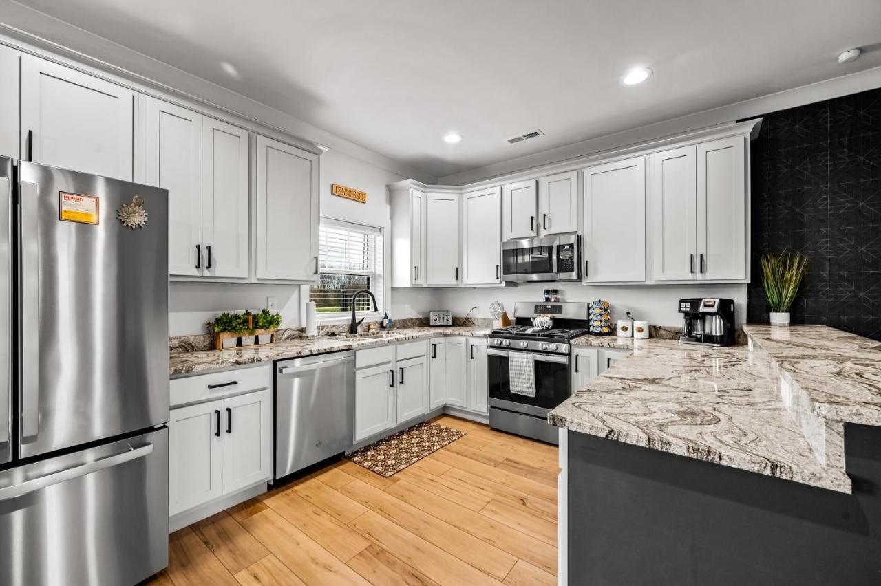 *Dog Friendly*Modern Home-Minutes To Dollywood, Gatlinburg, Smoky Mountains & Pigeon Forge! Exteriör bild